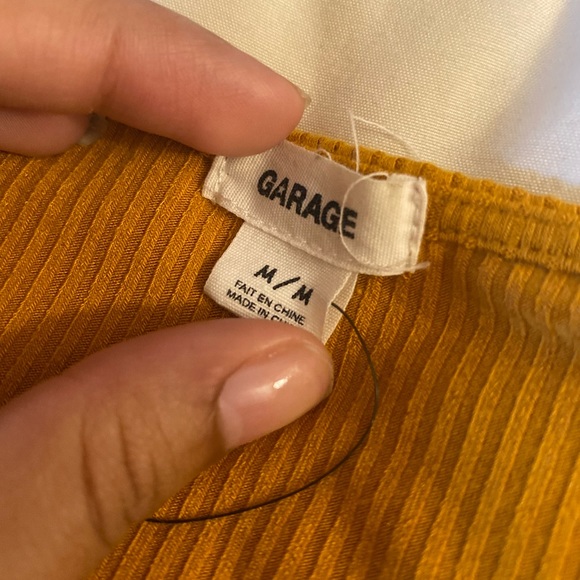 Crop top - Picture 2 of 3